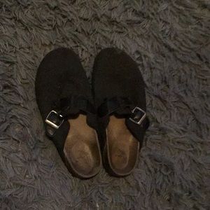 Black sandle/slipper gently used